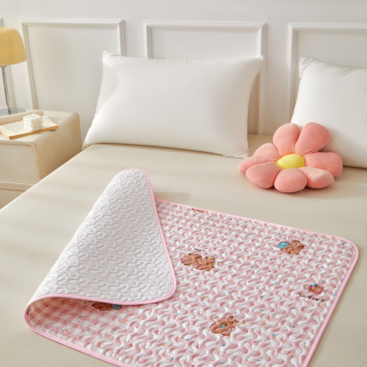 91家纺网 家纺一手货源 找家纺 永旺家纺 2026新款A类亲肤四季款防水垫子隔尿垫 卡皮巴拉