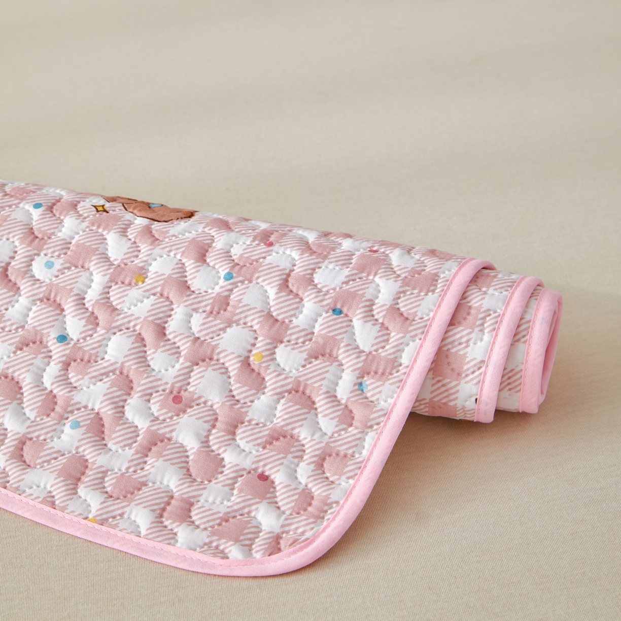 91家纺网 家纺一手货源 找家纺 永旺家纺 2026新款A类亲肤四季款防水垫子隔尿垫 卡皮巴拉