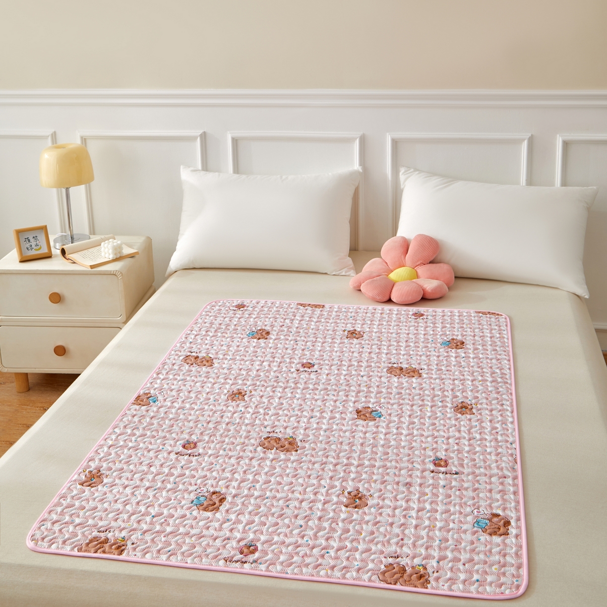 91家纺网 家纺一手货源 找家纺 永旺家纺 2026新款A类亲肤四季款防水垫子隔尿垫 卡皮巴拉