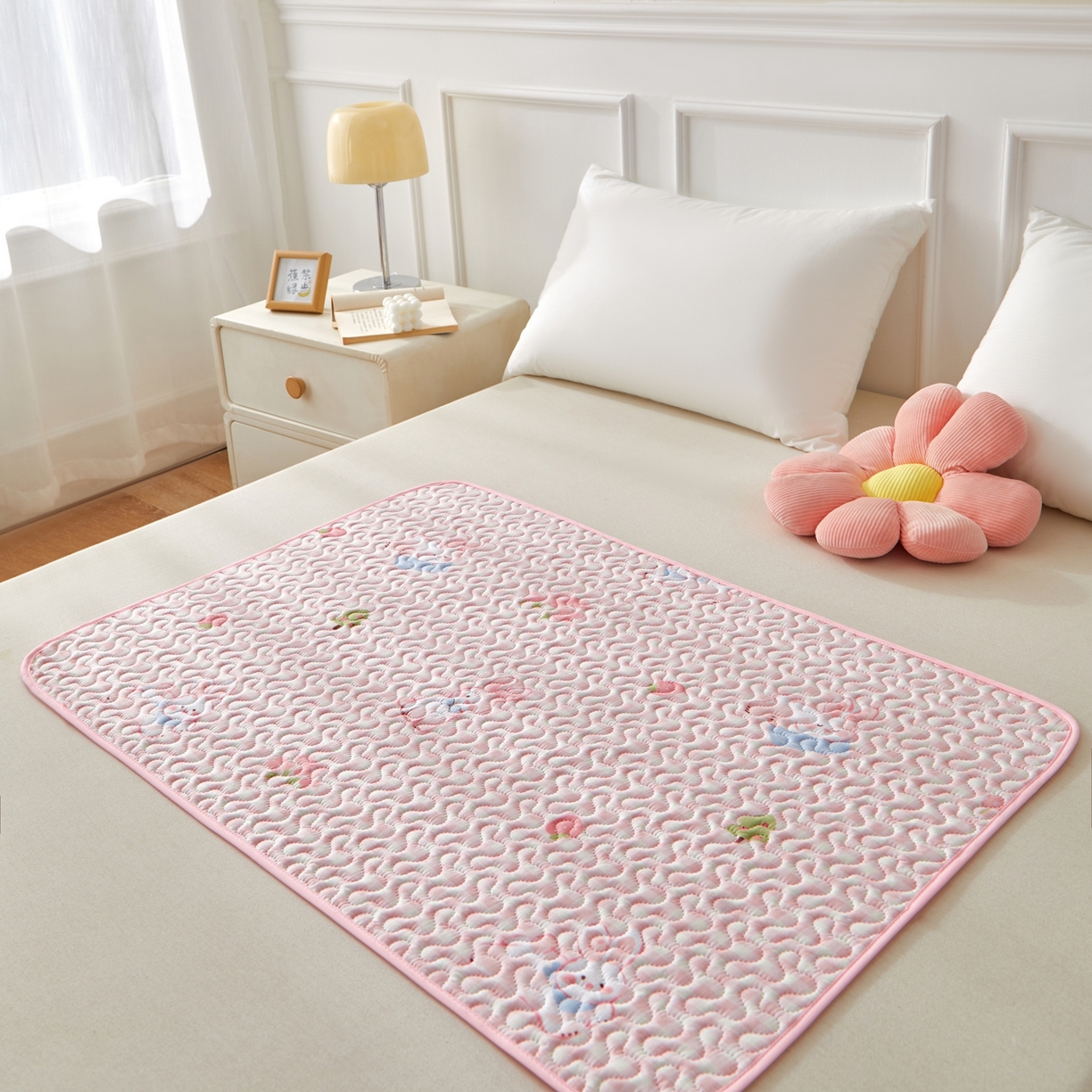 91家纺网 家纺一手货源 找家纺 永旺家纺 2026新款A类亲肤四季款防水垫子隔尿垫 可爱小兔