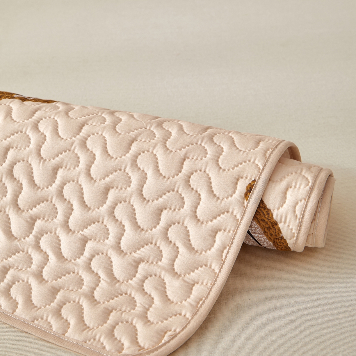 91家纺网 家纺一手货源 找家纺 永旺家纺 2026新款A类亲肤四季款防水垫子隔尿垫 萌萌拉布布