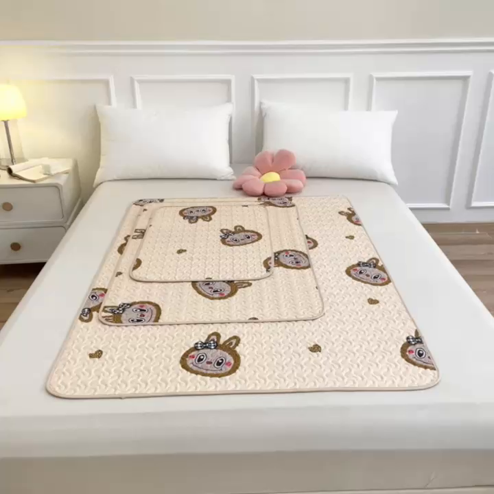 91家纺网 家纺一手货源 找家纺 永旺家纺 2026新款A类亲肤四季款防水垫子隔尿垫 萌萌拉布布