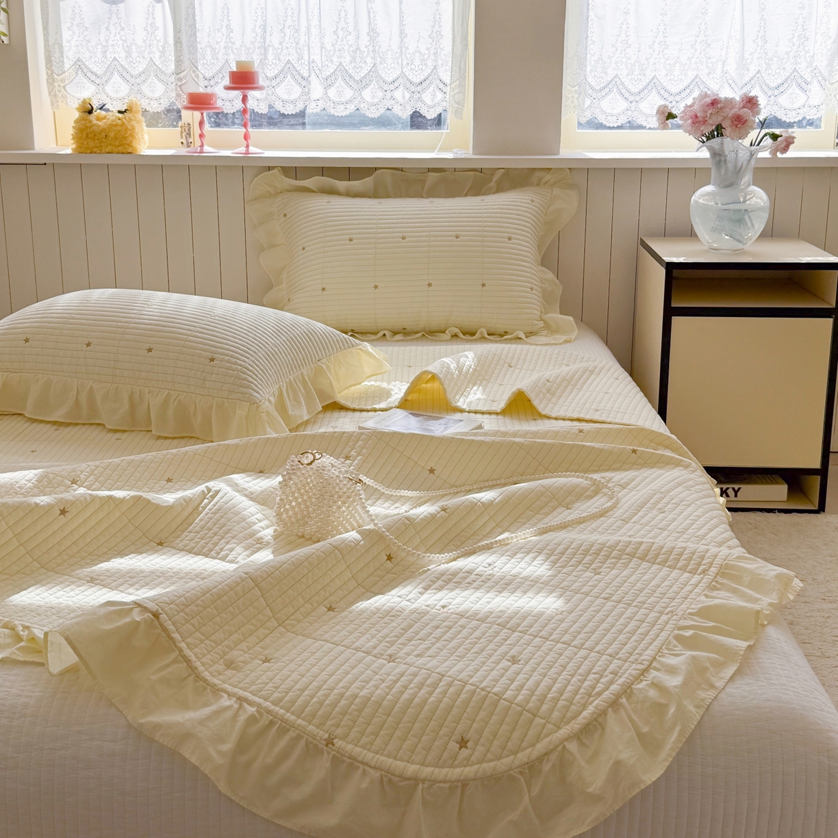 91家纺网 家纺一手货源 找家纺 琳可家居 2026新款双面60S全棉水洗棉刺绣床盖三件套可搭配同款夏被A类-星空间系列 星空间-浅黄