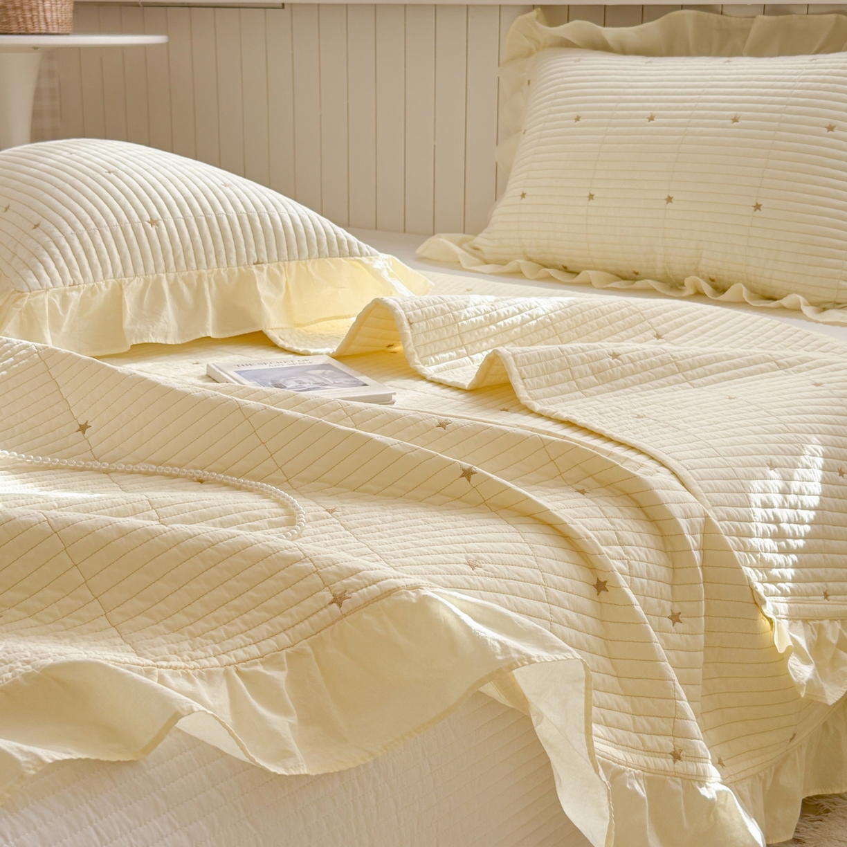 91家纺网 家纺一手货源 找家纺 琳可家居 2026新款双面60S全棉水洗棉刺绣床盖三件套可搭配同款夏被A类-星空间系列 星空间-浅黄