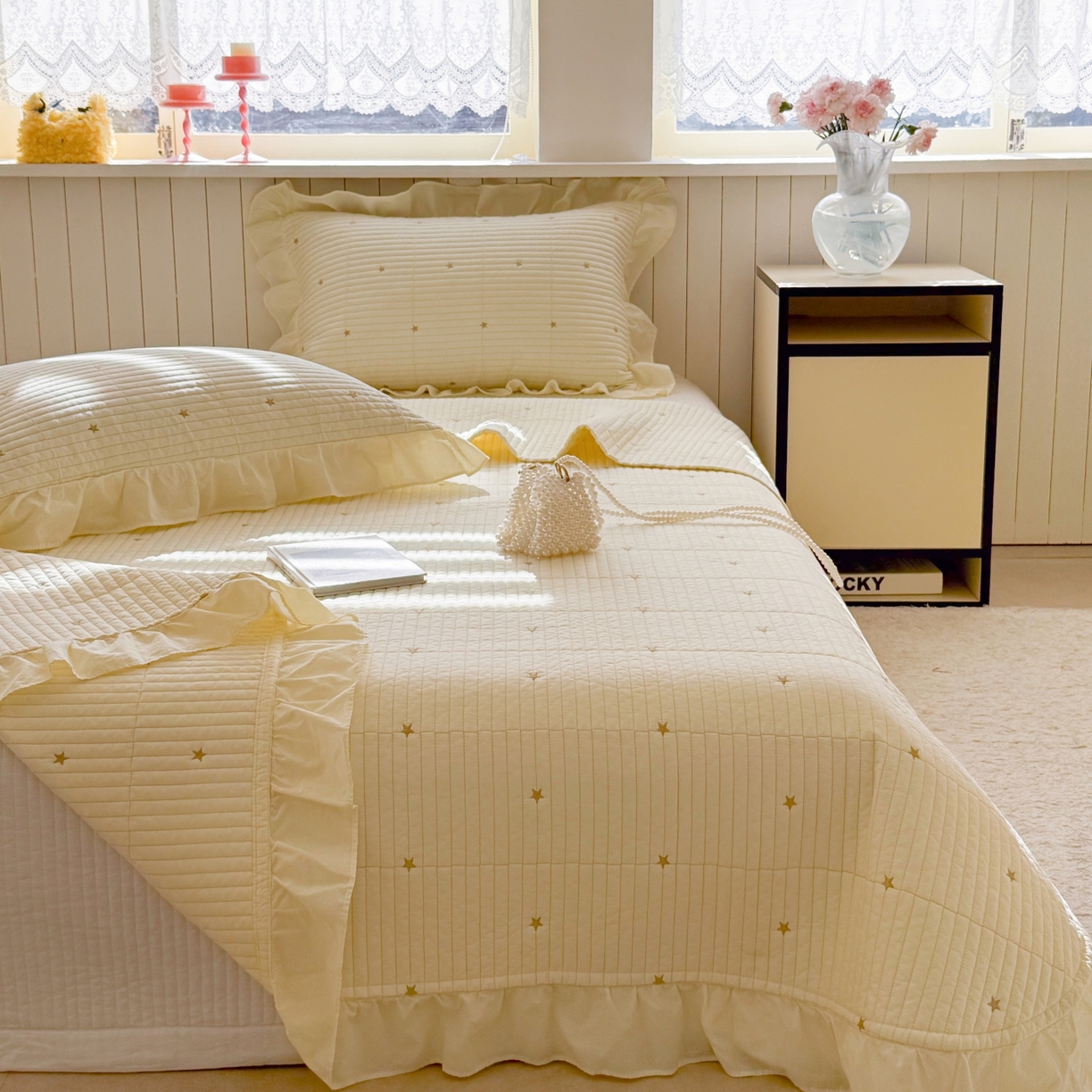 91家纺网 家纺一手货源 找家纺 琳可家居 2026新款双面60S全棉水洗棉刺绣床盖三件套可搭配同款夏被A类-星空间系列 星空间-浅黄