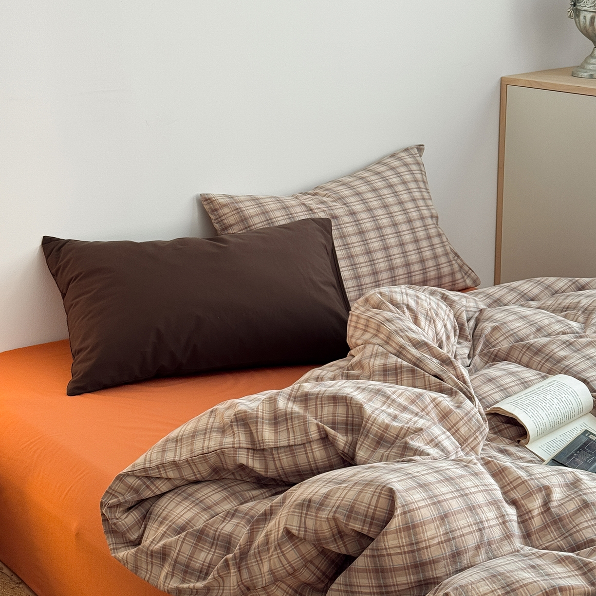 91家纺网 家纺一手货源 找家纺 （总）蜜宿 2026新款全棉色织水洗棉四件套-茶色岛