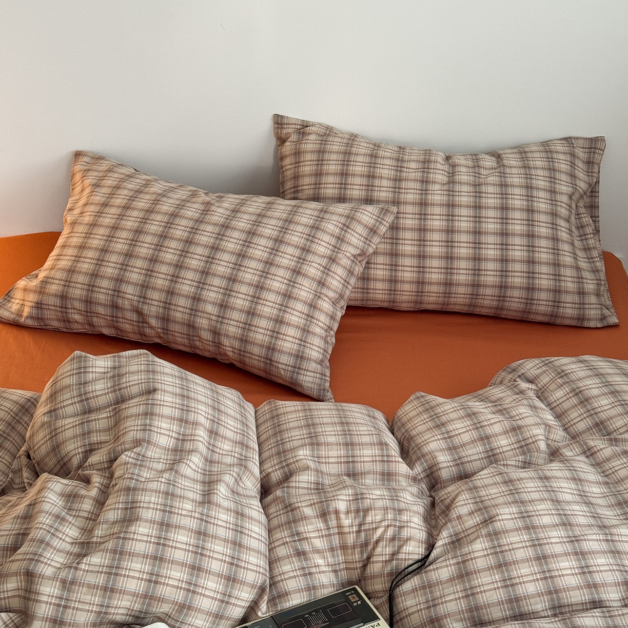 91家纺网 家纺一手货源 找家纺 蜜宿 2026新款全棉色织水洗棉四件套-茶色岛 茶色岛（枕套格纹）