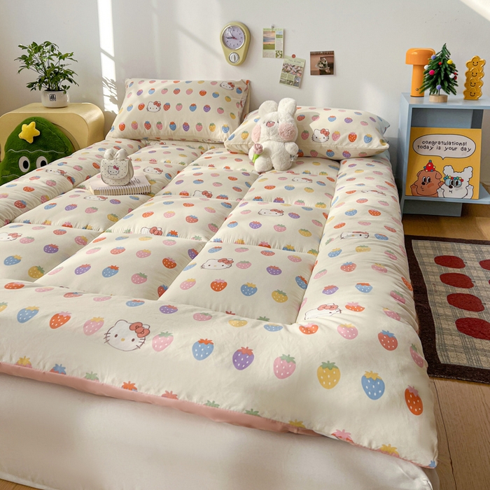 91家纺网 家纺一手货源 找家纺 艺菲阁家纺 2026新款水洗棉保暖亲肤床垫 彩色草莓