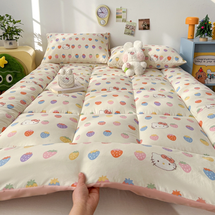 91家纺网 家纺一手货源 找家纺 艺菲阁家纺 2026新款水洗棉保暖亲肤床垫 彩色草莓