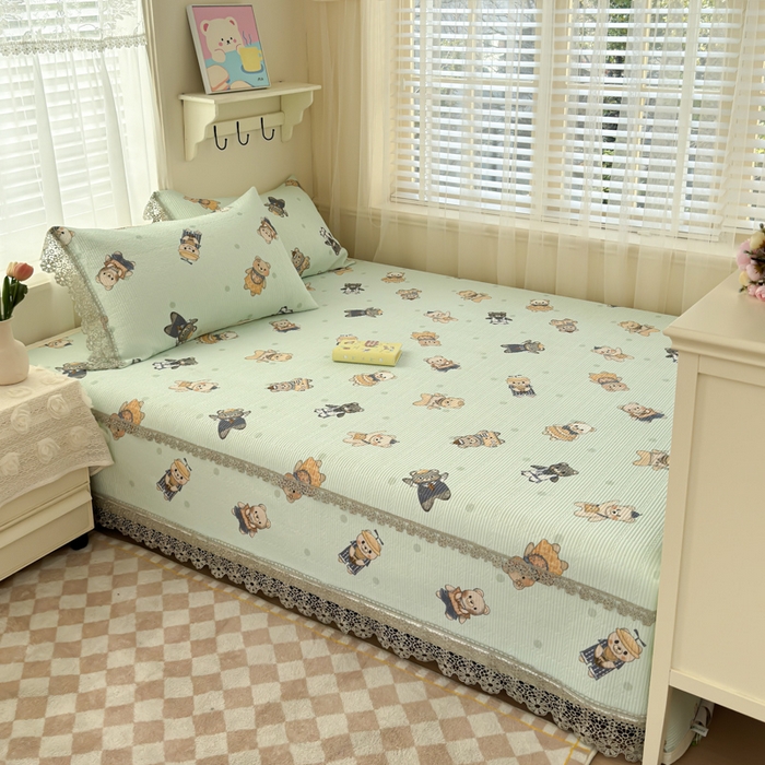 91家纺网 家纺一手货源 找家纺 源舜家纺 2026新款莱赛尔天丝花边榻榻米炕盖 薄荷小熊