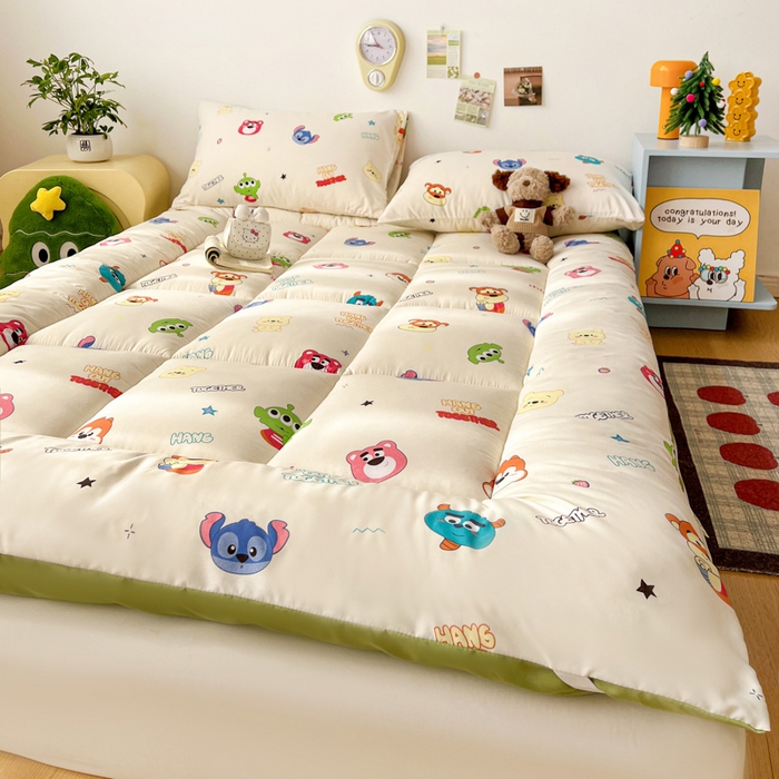 91家纺网 家纺一手货源 找家纺 艺菲阁家纺 2026新款水洗棉保暖亲肤床垫 梦幻乐园