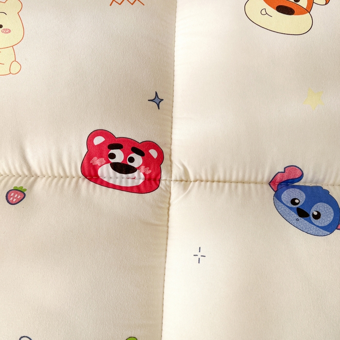 91家纺网 家纺一手货源 找家纺 艺菲阁家纺 2026新款水洗棉保暖亲肤床垫 梦幻乐园