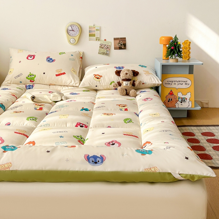 91家纺网 家纺一手货源 找家纺 艺菲阁家纺 2026新款水洗棉保暖亲肤床垫 梦幻乐园