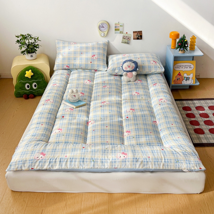 91家纺网 家纺一手货源 找家纺 艺菲阁家纺 2026新款水洗棉保暖亲肤床垫 宅妹kt