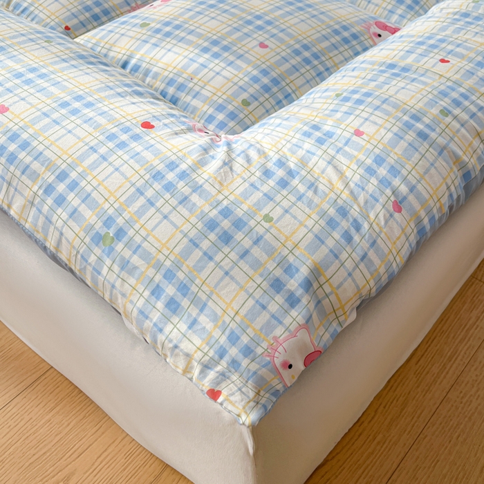 91家纺网 家纺一手货源 找家纺 艺菲阁家纺 2026新款水洗棉保暖亲肤床垫 宅妹kt