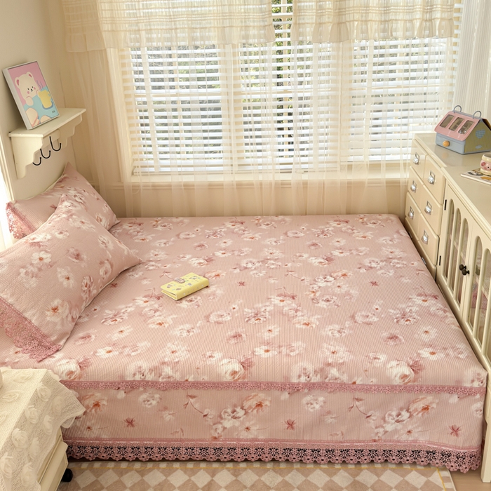 91家纺网 家纺一手货源 找家纺 源舜家纺 2026新款莱赛尔天丝花边榻榻米炕盖 粉黛繁花