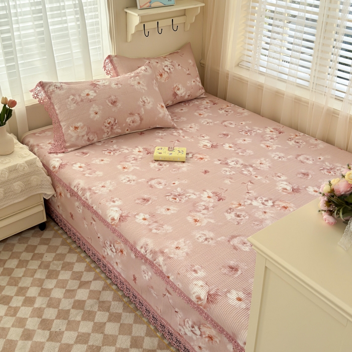 91家纺网 家纺一手货源 找家纺 源舜家纺 2026新款莱赛尔天丝花边榻榻米炕盖 粉黛繁花