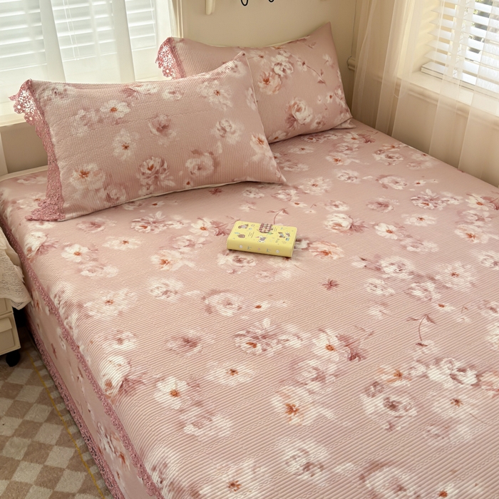 91家纺网 家纺一手货源 找家纺 源舜家纺 2026新款莱赛尔天丝花边榻榻米炕盖 粉黛繁花