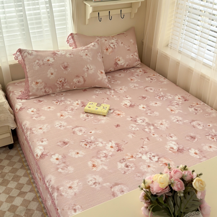 91家纺网 家纺一手货源 找家纺 源舜家纺 2026新款莱赛尔天丝花边榻榻米炕盖 粉黛繁花