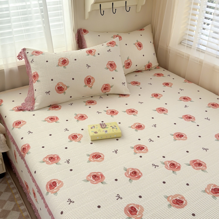 91家纺网 家纺一手货源 找家纺 源舜家纺 2026新款莱赛尔天丝花边榻榻米炕盖 粉色玫瑰