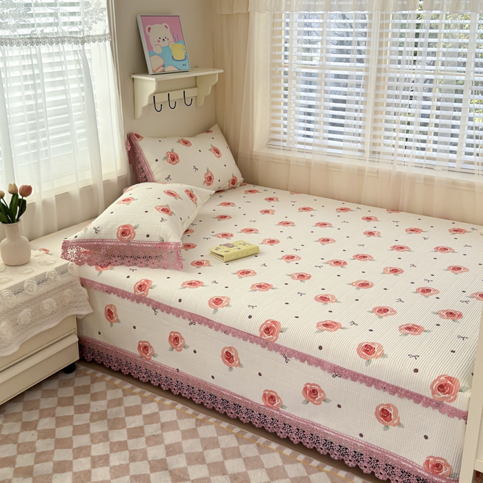 91家纺网 家纺一手货源 找家纺 源舜家纺 2026新款莱赛尔天丝花边榻榻米炕盖 粉色玫瑰