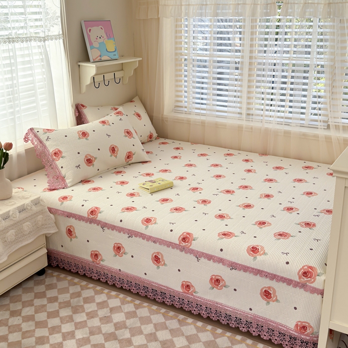 91家纺网 家纺一手货源 找家纺 源舜家纺 2026新款莱赛尔天丝花边榻榻米炕盖 粉色玫瑰