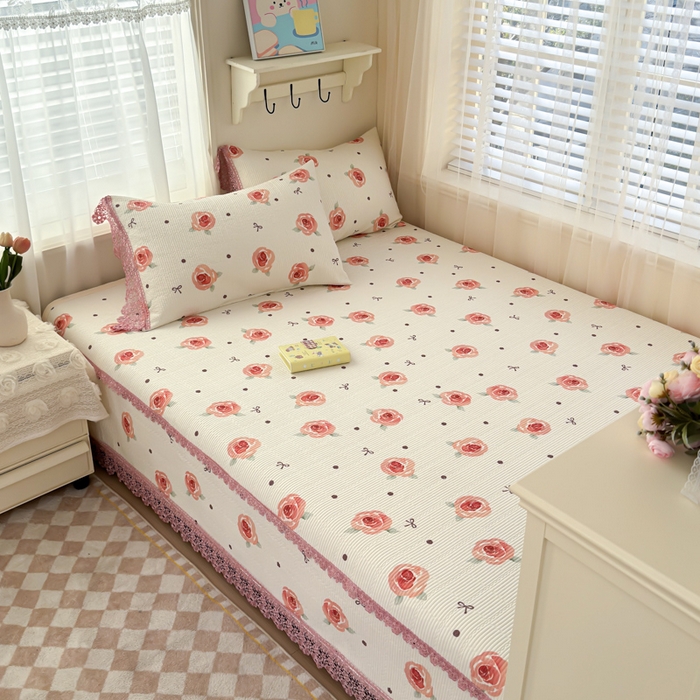 91家纺网 家纺一手货源 找家纺 源舜家纺 2026新款莱赛尔天丝花边榻榻米炕盖 粉色玫瑰