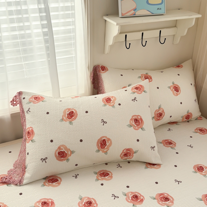 91家纺网 家纺一手货源 找家纺 源舜家纺 2026新款莱赛尔天丝花边榻榻米炕盖 粉色玫瑰