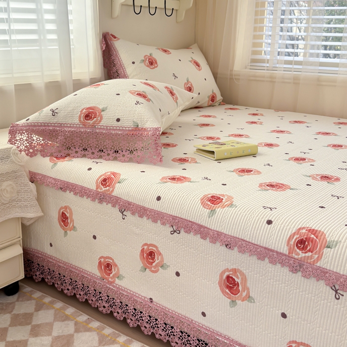 91家纺网 家纺一手货源 找家纺 源舜家纺 2026新款莱赛尔天丝花边榻榻米炕盖 粉色玫瑰