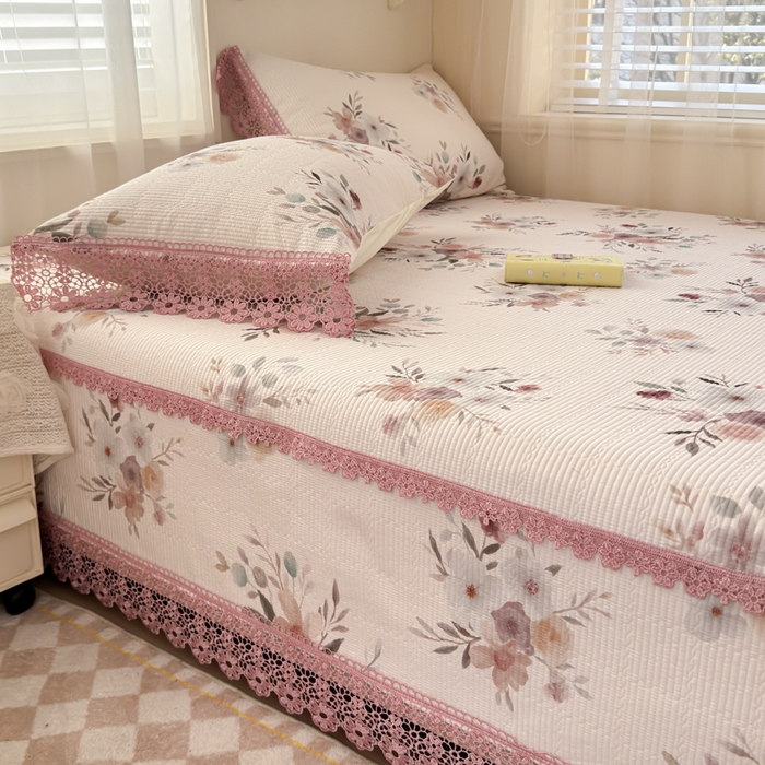 91家纺网 家纺一手货源 找家纺 源舜家纺 2026新款莱赛尔天丝花边榻榻米炕盖 莫奈花园粉