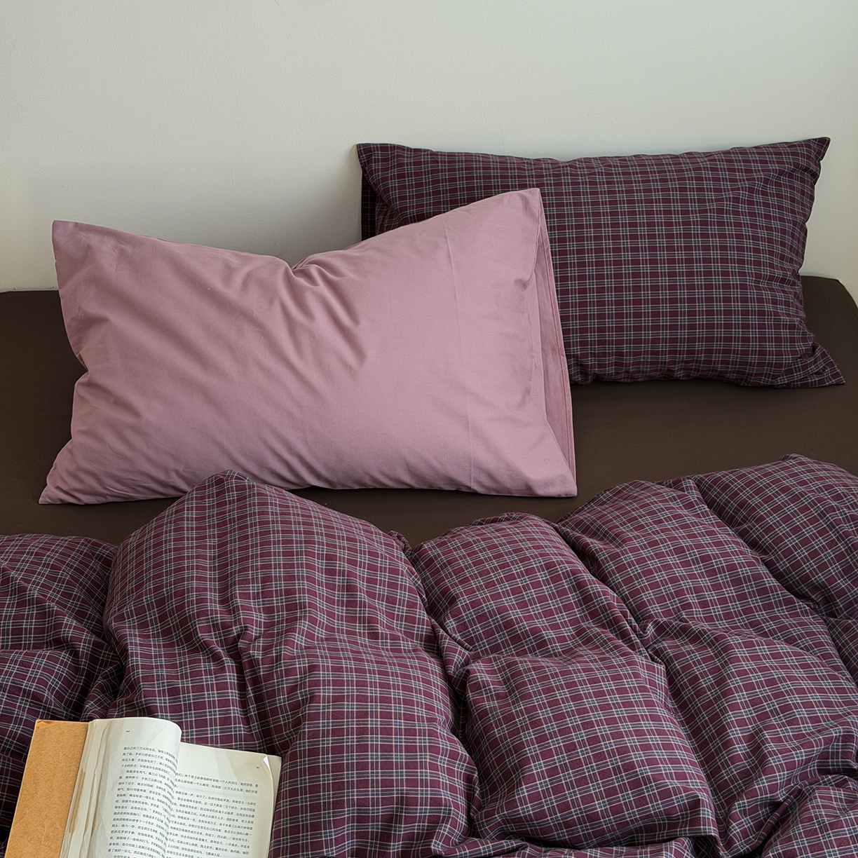 91家纺网 家纺一手货源 找家纺 蜜宿 2026新款全棉色织水洗棉四件套-岛上旧梦 岛上旧梦（枕套胭脂紫+格纹）