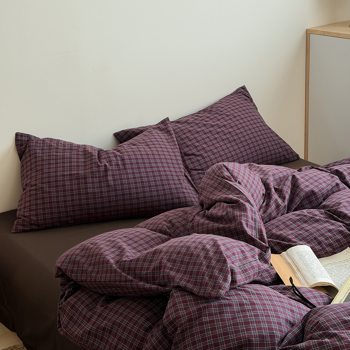 91家纺网 家纺一手货源 找家纺 蜜宿 2026新款全棉色织水洗棉四件套-岛上旧梦 岛上旧梦（枕套格纹+可可棕）