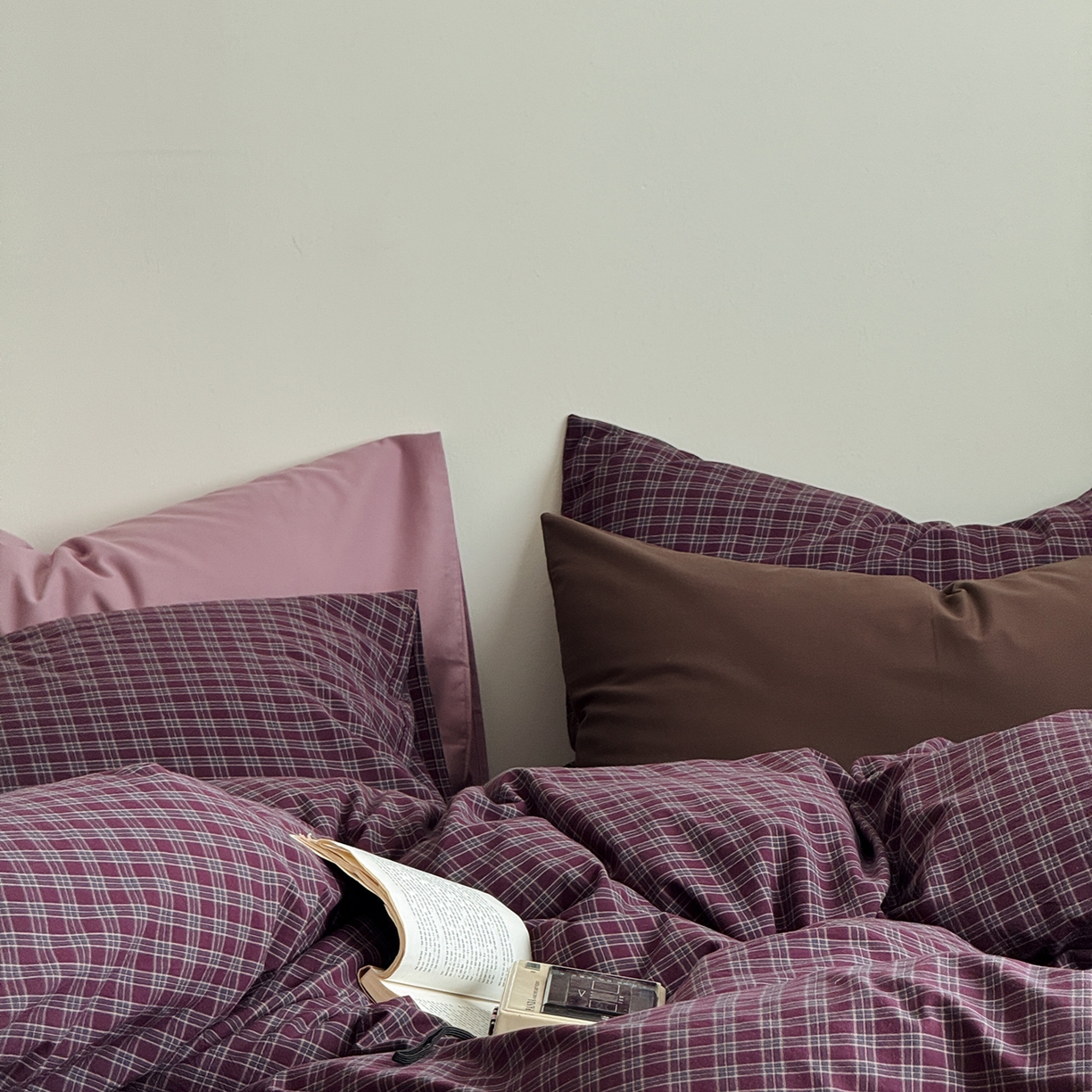 91家纺网 家纺一手货源 找家纺 蜜宿 2026新款全棉色织水洗棉四件套-玫瑰情书 玫瑰情书（枕套格纹+可可棕）