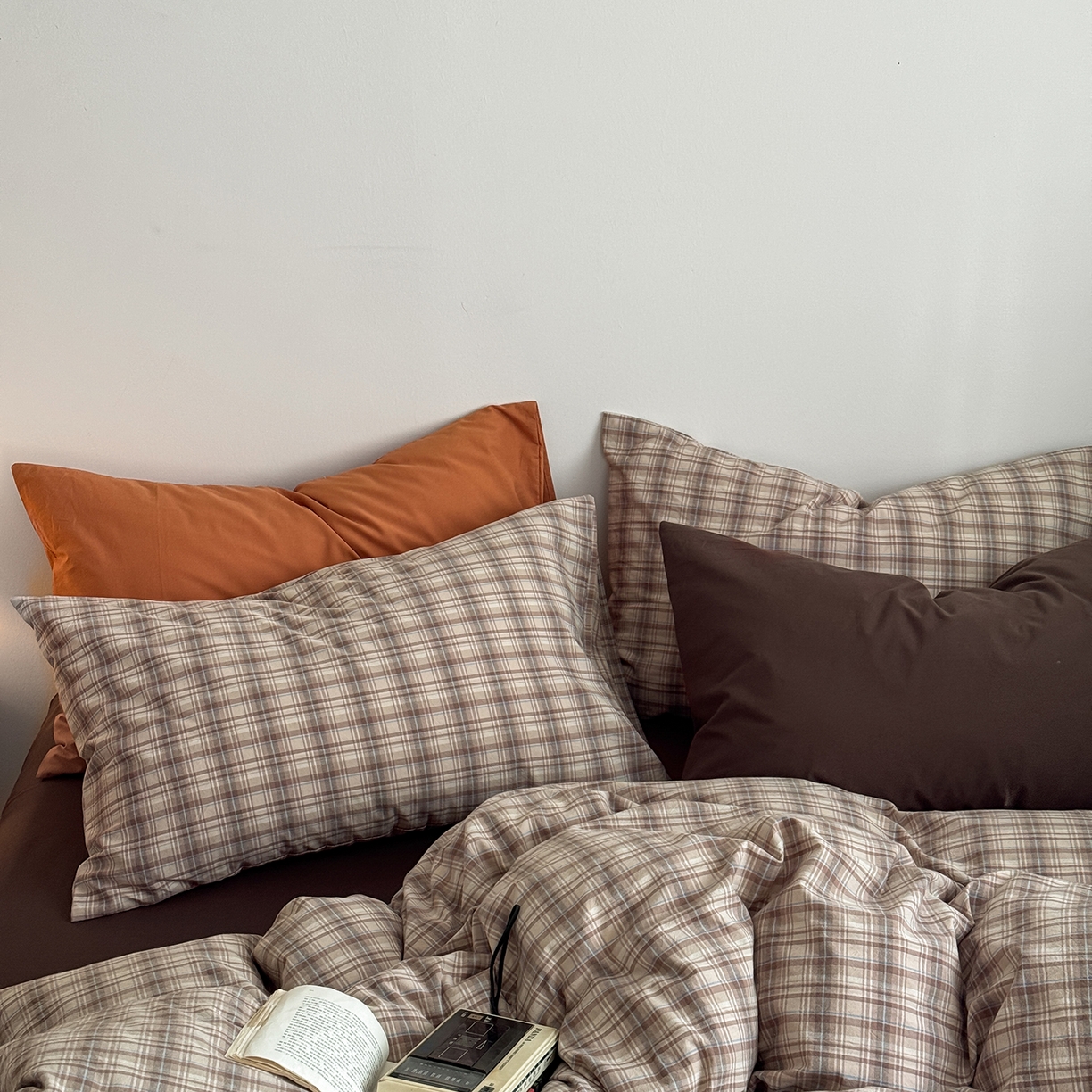 91家纺网 家纺一手货源 找家纺 蜜宿 2026新款全棉色织水洗棉四件套-美拉德棕 美拉德棕（枕套格纹）