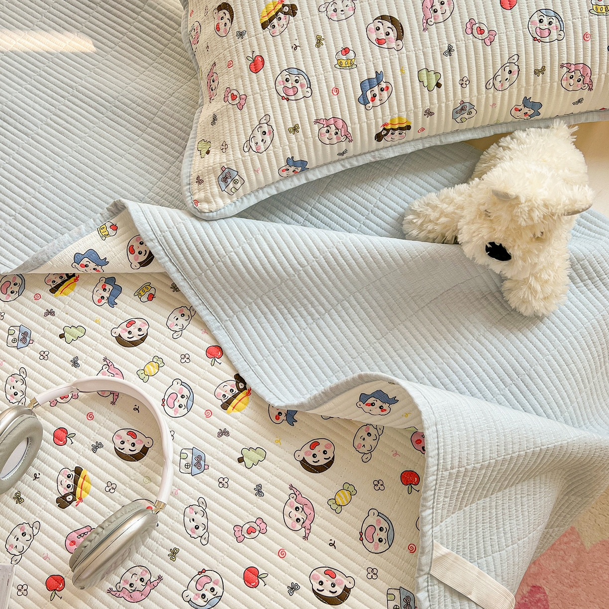 91家纺网 家纺一手货源 找家纺 优选 2026新款木棉印花床盖三件套 快乐小新