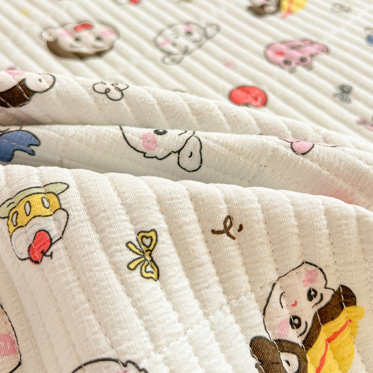 91家纺网 家纺一手货源 找家纺 优选 2026新款木棉印花床盖三件套 快乐小新