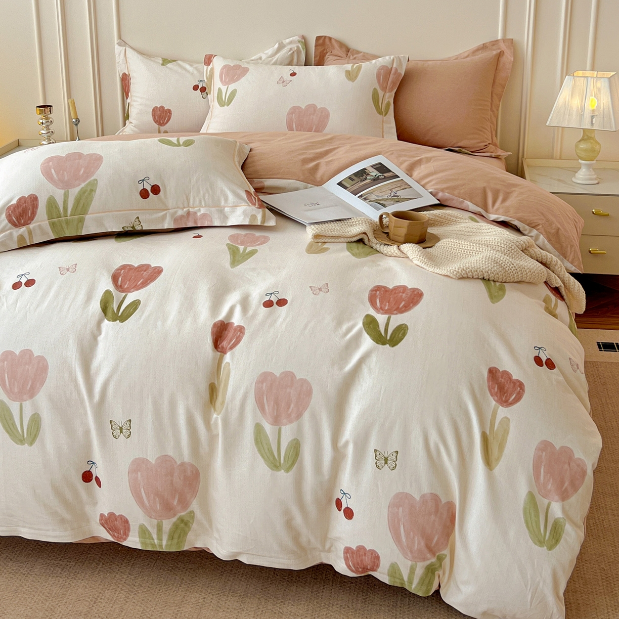 91家纺网 家纺一手货源 找家纺 朵希曼 2026新款全棉生态磨毛数码印花系列四件套 蝴蝶千颂-粉