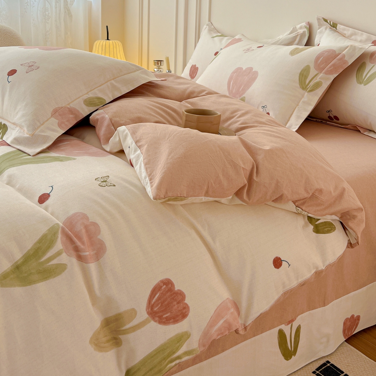 91家纺网 家纺一手货源 找家纺 朵希曼 2026新款全棉生态磨毛数码印花系列四件套 蝴蝶千颂-粉