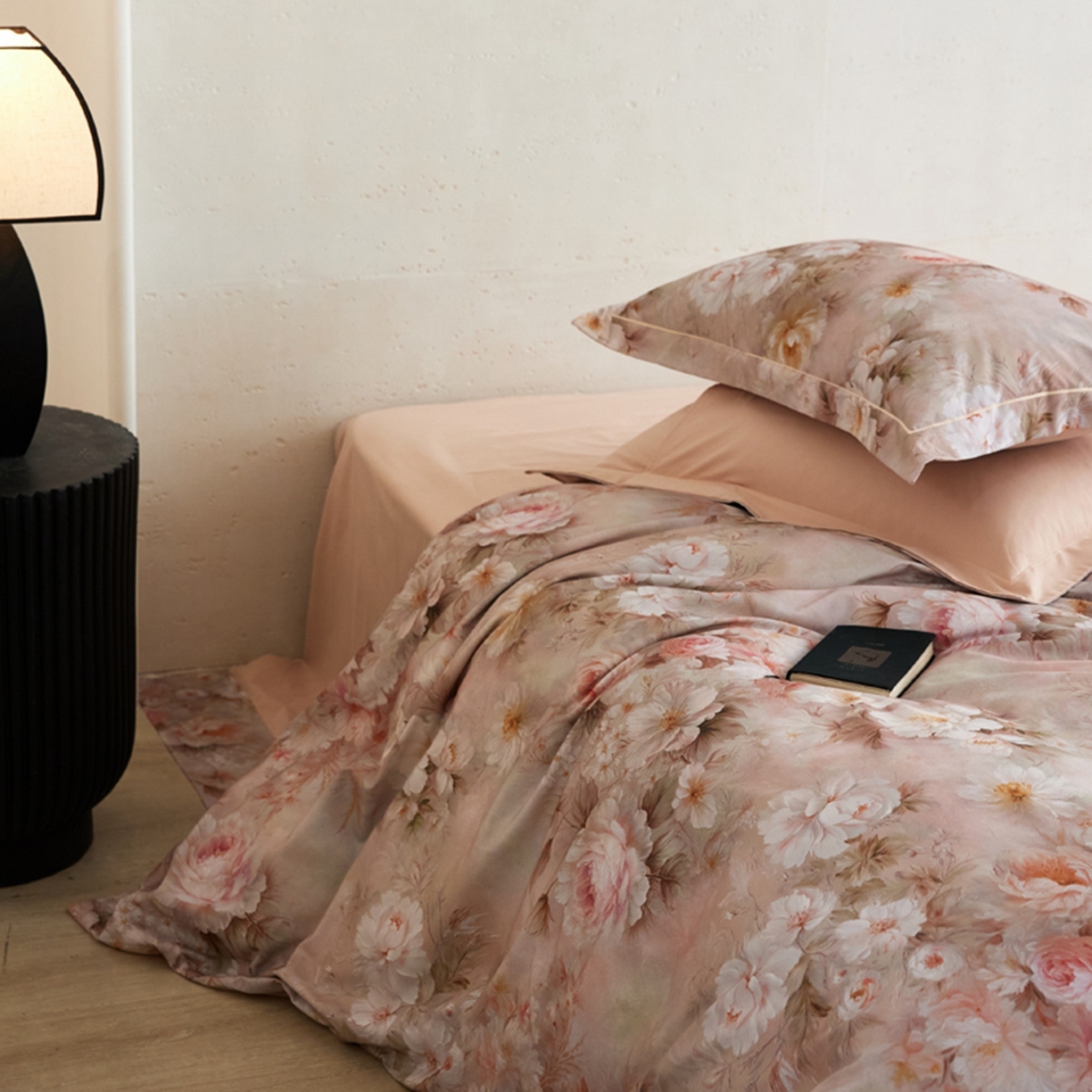 91家纺网 家纺一手货源 找家纺 朵希曼 2026新款全棉云感生态磨毛数码印花系列四件套 灿漫悠然粉