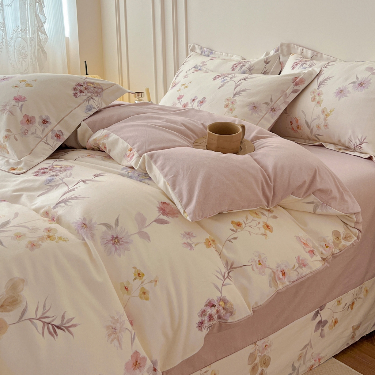 91家纺网 家纺一手货源 找家纺 朵希曼 2026新款全棉云感生态磨毛数码印花系列四件套 初茅-米