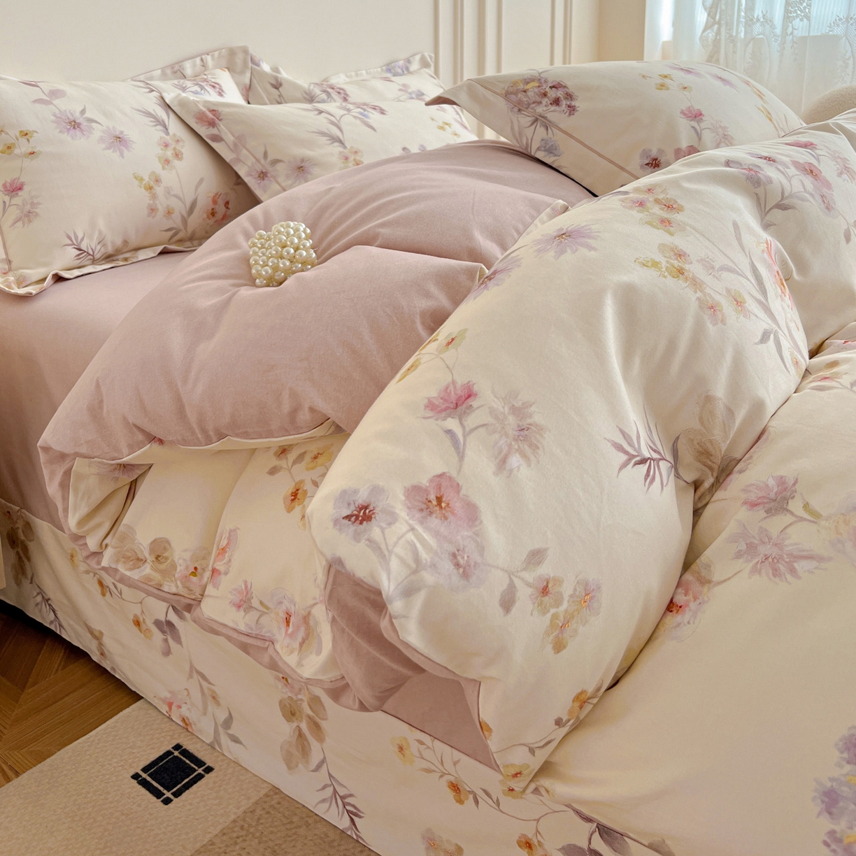 91家纺网 家纺一手货源 找家纺 朵希曼 2026新款全棉云感生态磨毛数码印花系列四件套 初茅-米