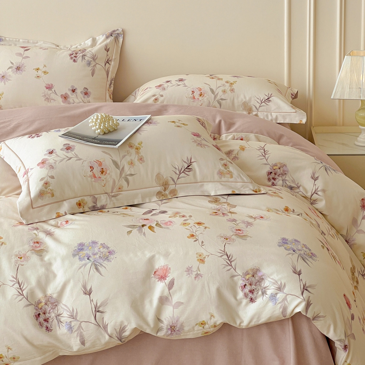 91家纺网 家纺一手货源 找家纺 朵希曼 2026新款全棉云感生态磨毛数码印花系列四件套 初茅-米