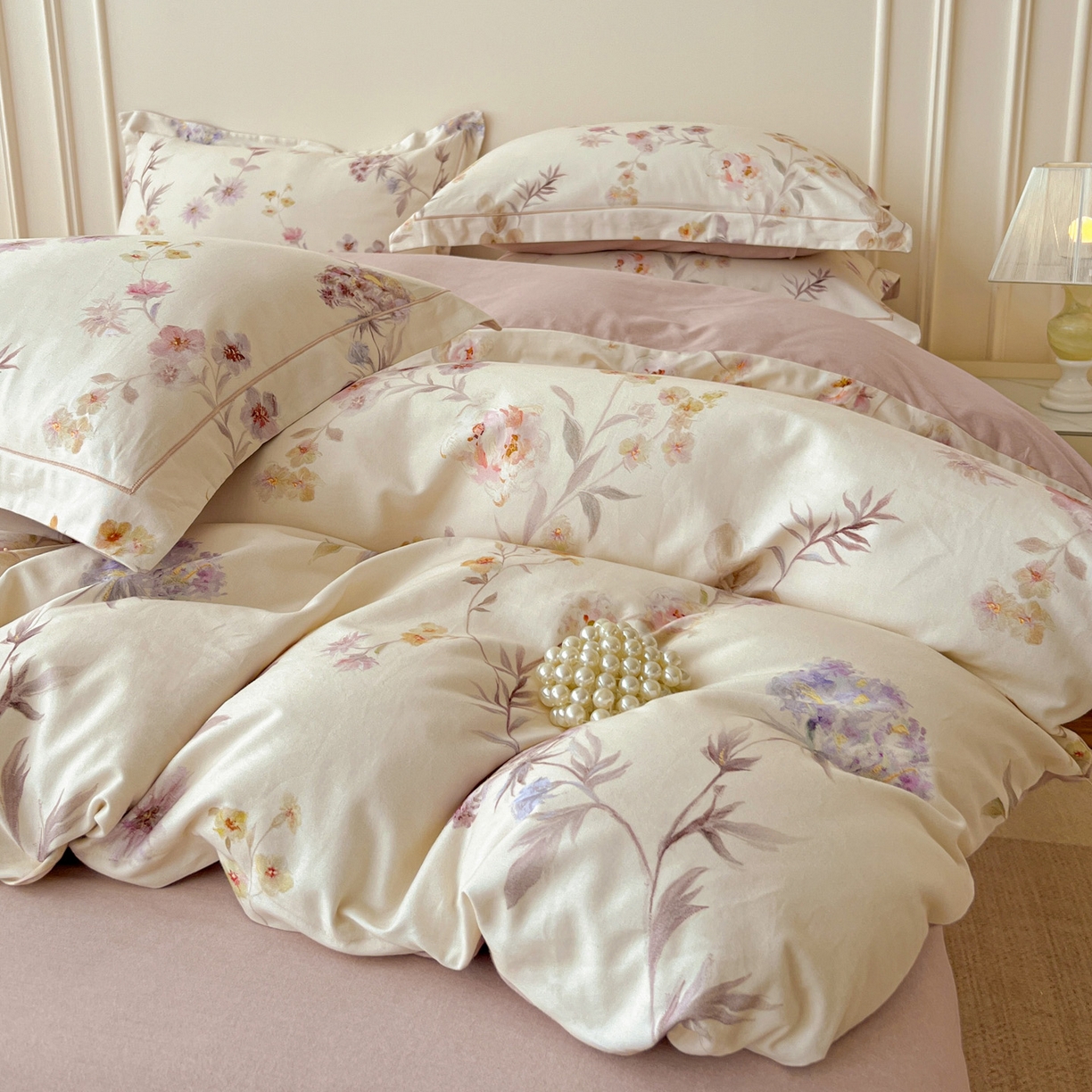 91家纺网 家纺一手货源 找家纺 朵希曼 2026新款全棉云感生态磨毛数码印花系列四件套 初茅-米