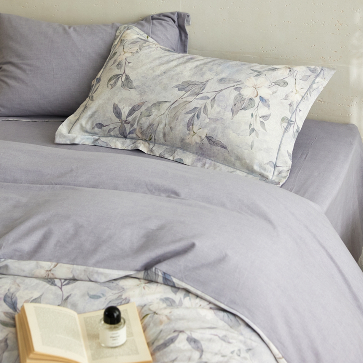 91家纺网 家纺一手货源 找家纺 朵希曼 2026新款全棉生态磨毛数码印花系列四件套 琼枝灰