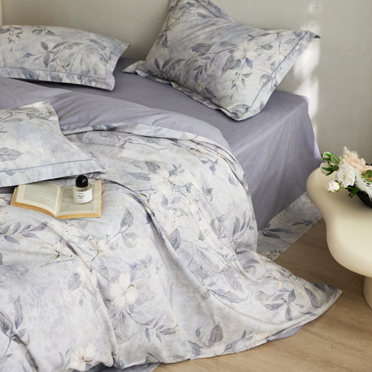 91家纺网 家纺一手货源 找家纺 朵希曼 2026新款全棉生态磨毛数码印花系列四件套 琼枝灰