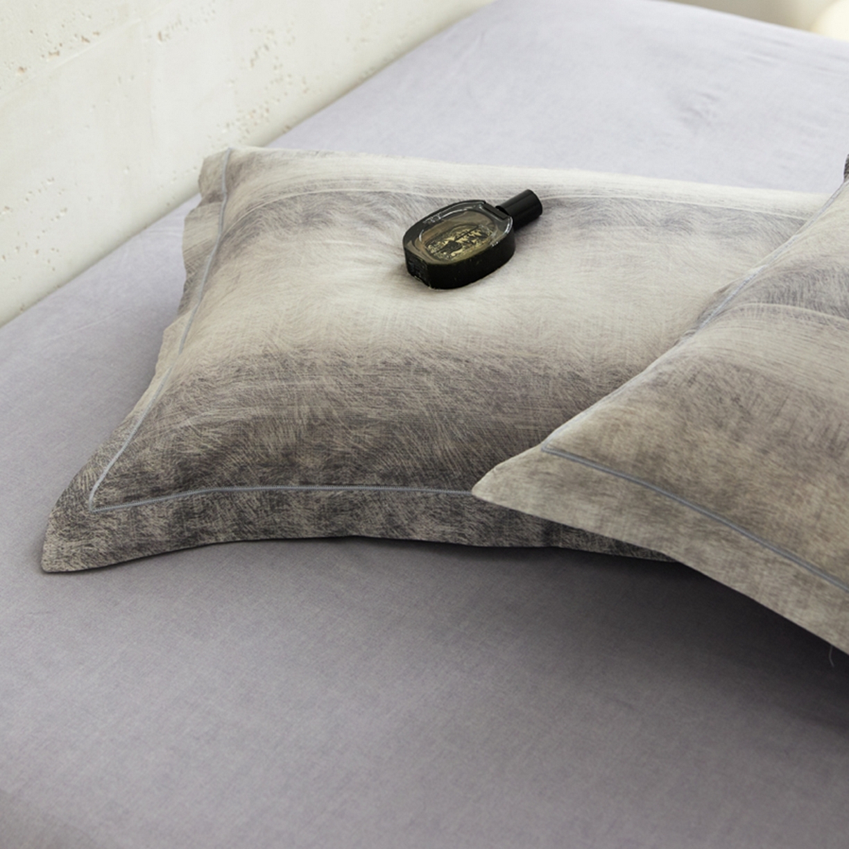 91家纺网 家纺一手货源 找家纺 朵希曼 2026新款全棉生态磨毛数码印花系列四件套 苏菲庄园灰