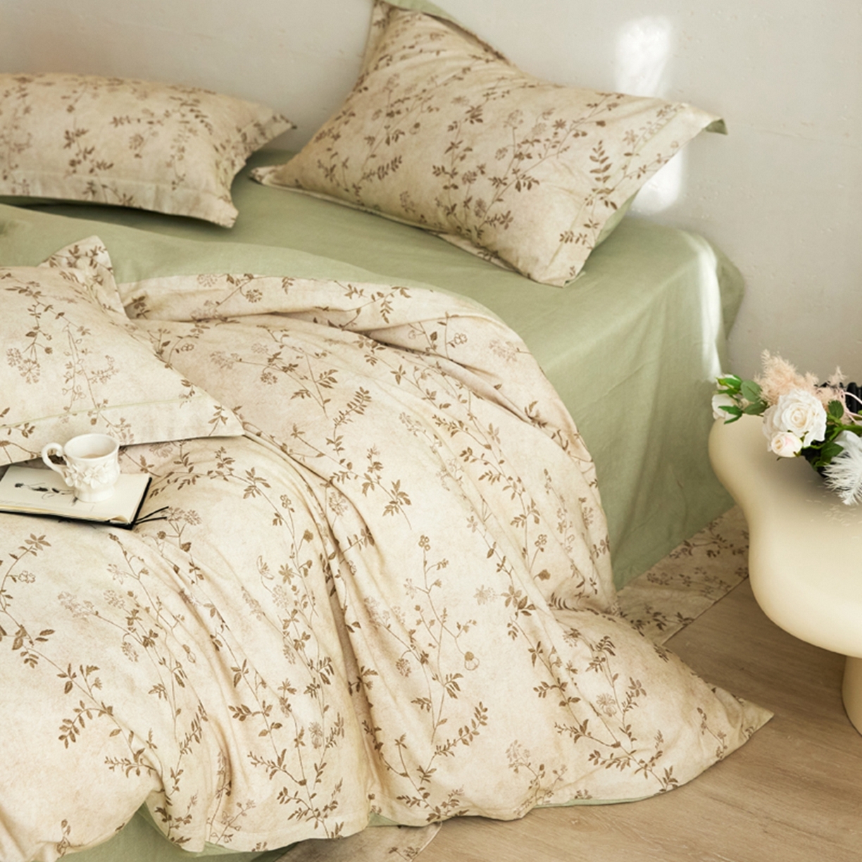 91家纺网 家纺一手货源 找家纺 朵希曼 2026新款全棉生态磨毛数码印花系列四件套 织梦黄绿