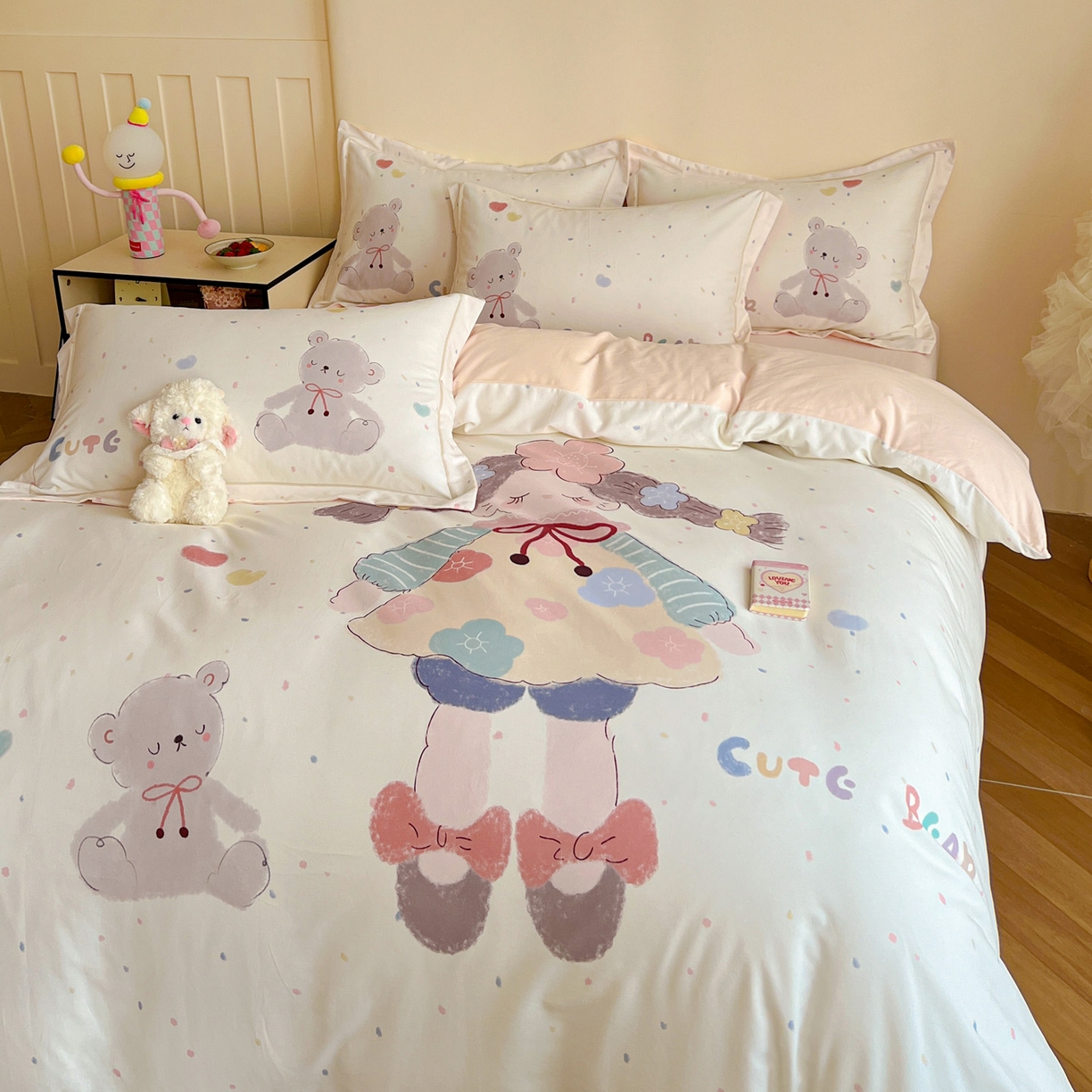 91家纺网 家纺一手货源 找家纺 朵希曼 2026新款全棉云感生态磨毛数码印花系列四件套 可爱哆-米