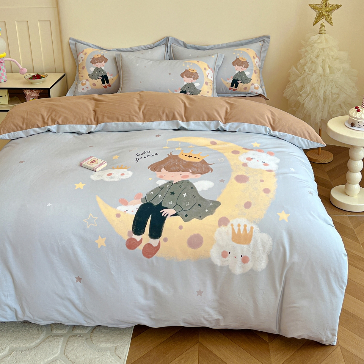 91家纺网 家纺一手货源 找家纺 朵希曼 2026新款全棉生态磨毛数码印花系列四件套 小王子-灰