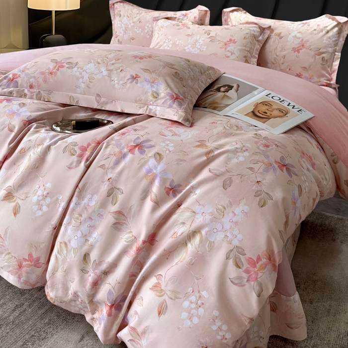 91家纺网 家纺一手货源 找家纺 朵希曼 2026新款全棉云感生态磨毛数码印花系列四件套 科莫花园-粉